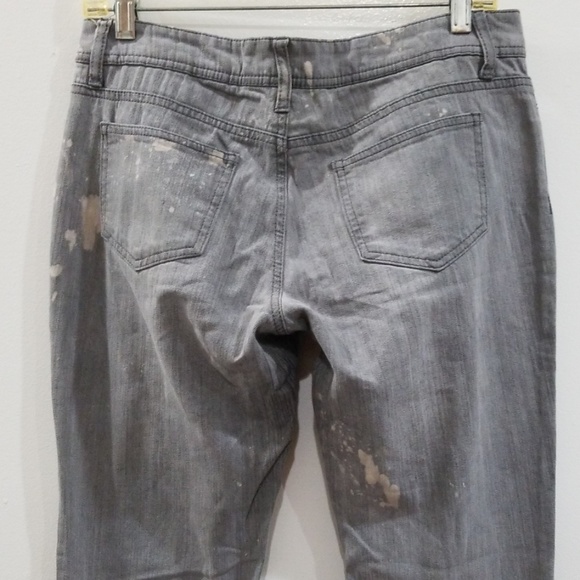 So gray and white bleach splattered jeans ,size 5. - Picture 7 of 8
